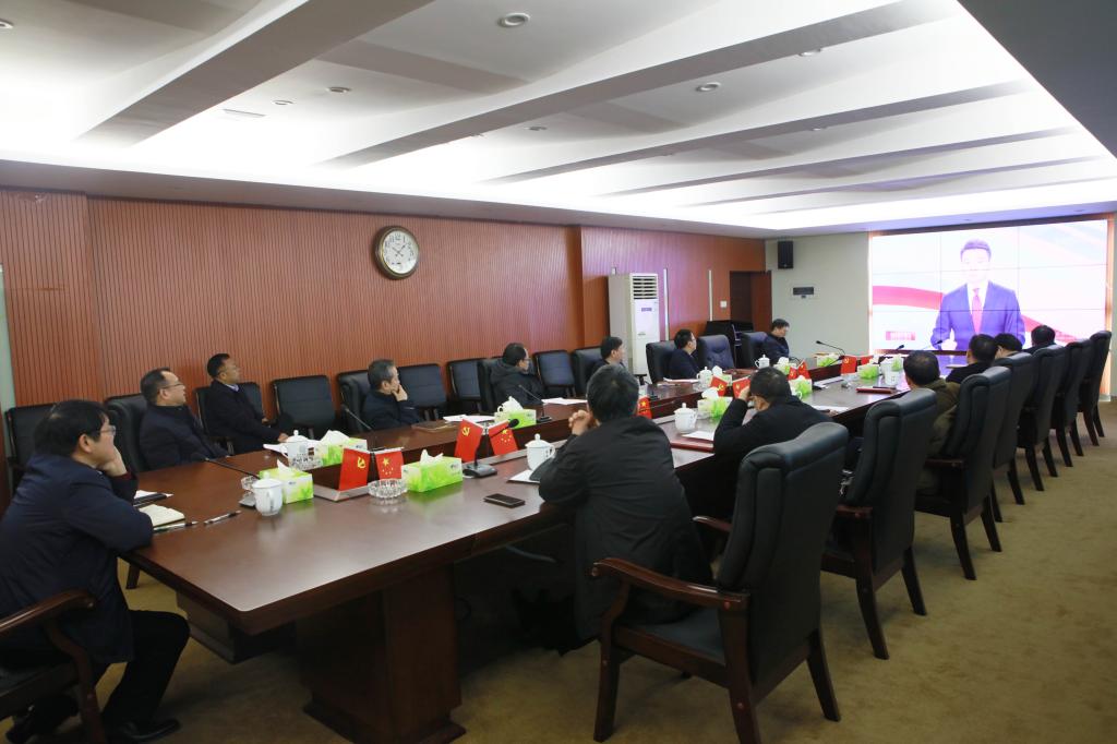 凯发网现金注册游戏在线新疆党委党的建设工作领导小组会议召开 推动深入贯彻中央八项规定精神学习教育走深走实